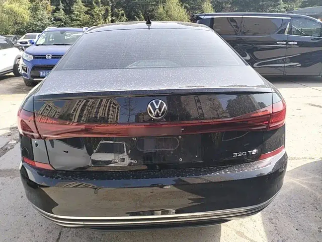 Volkswagen Passat — Фото автомобиля 5