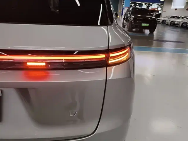 Li Auto L7 — Фото автомобиля 23