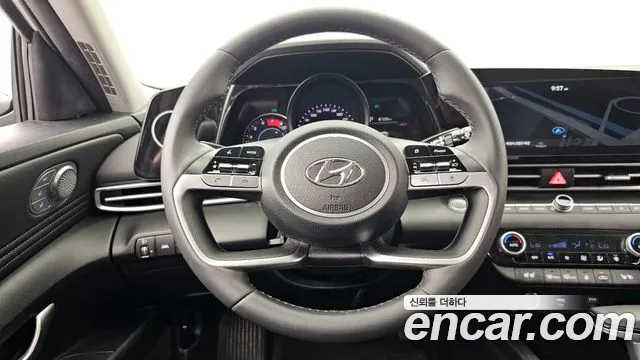 Hyundai AVANTE Avante (CN7) — Фото автомобиля 13