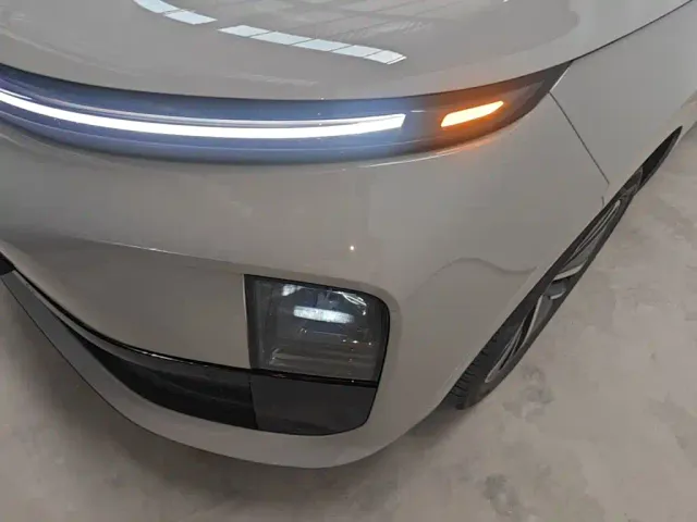 Li Auto L6 — Фото автомобиля 23
