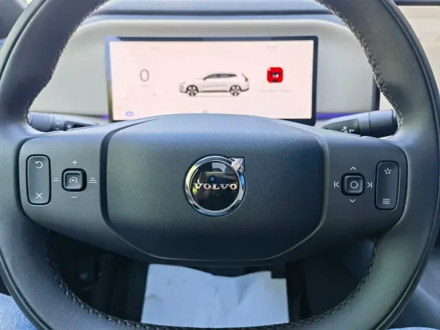Volvo XC70 Plug-in Hybrid — Фото автомобиля 16