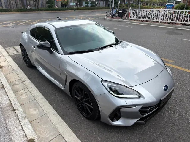 Subaru BRZ — Фото автомобиля 3