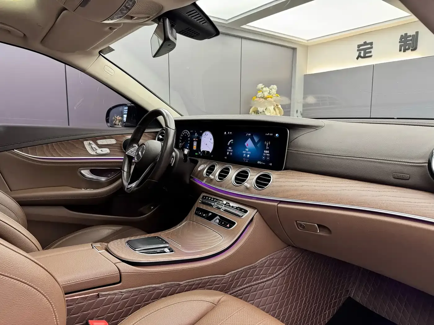 Mercedes-Benz Mercedes-Benz E-Class New Energy 2022 E 350 e L Plug-in Hybrid Sports Sedan — Фото автомобиля 7