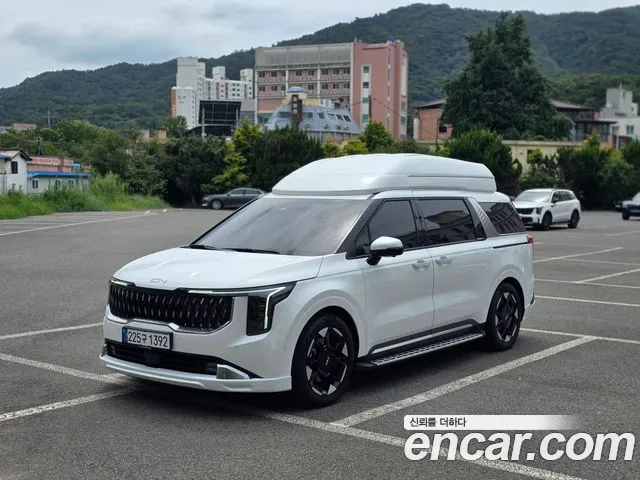 Kia Carnival Generation 4 — Фото автомобиля 3