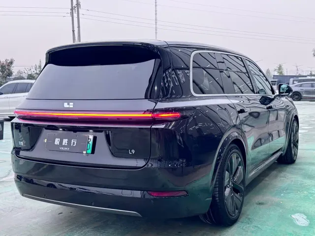 Li Auto L9 — Фото автомобиля 7