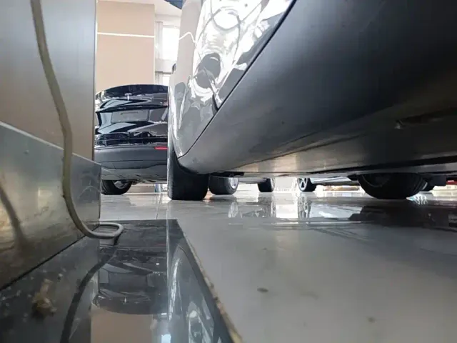 Tesla Model Y — Фото автомобиля 21