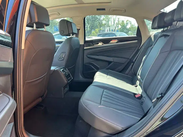 Volkswagen Passat — Фото автомобиля 6