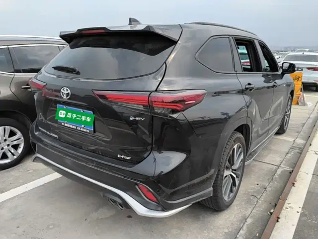 Toyota Crown Kluger — Фото автомобиля 6