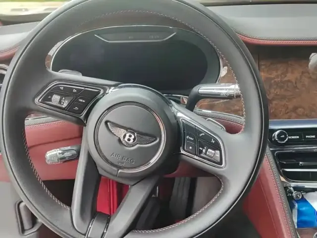 Bentley Flying Spur — Фото автомобиля 9