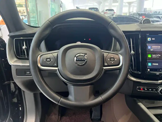 Volvo XC60 — Фото автомобиля 23