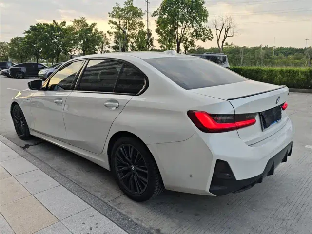 BMW 3 Series — Фото автомобиля 6