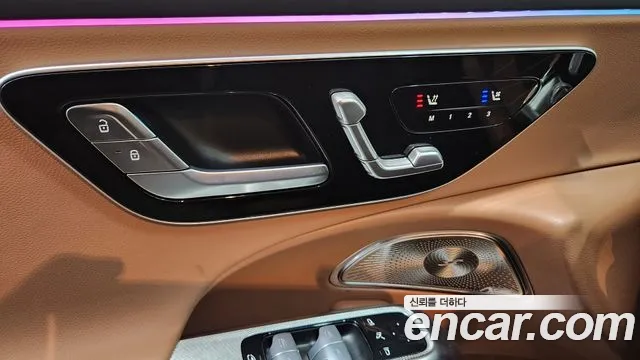 Mercedes-Benz E-Class — Фото автомобиля 11