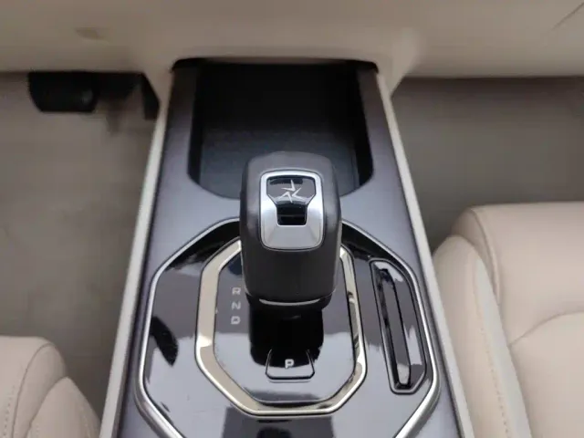 Geely Geely ICON 2023 Model 1.5TD Chocolate Deluxe Edition — Фото автомобиля 13