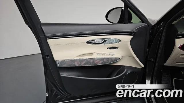 Genesis GV70 — Фото автомобиля 13