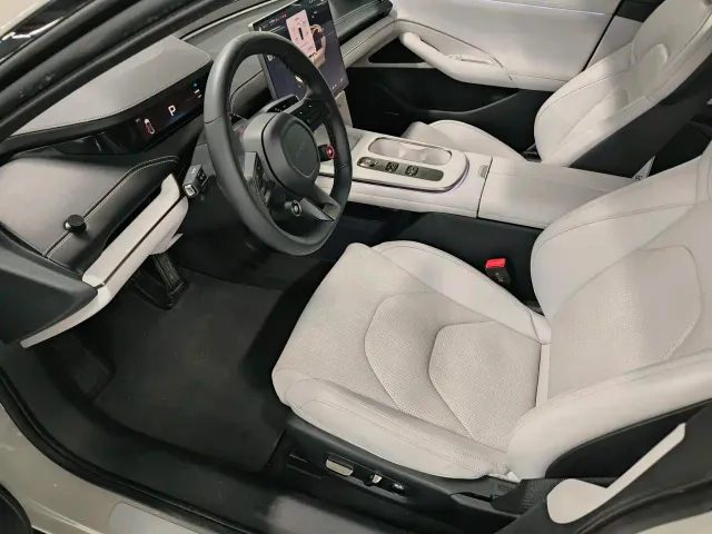 Xiaomi SU7 — Фото автомобиля 9