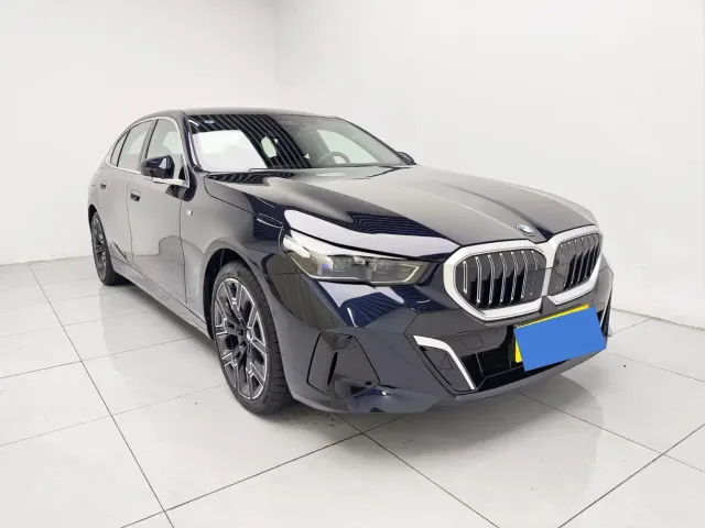 BMW 5 Series — Фото автомобиля 2
