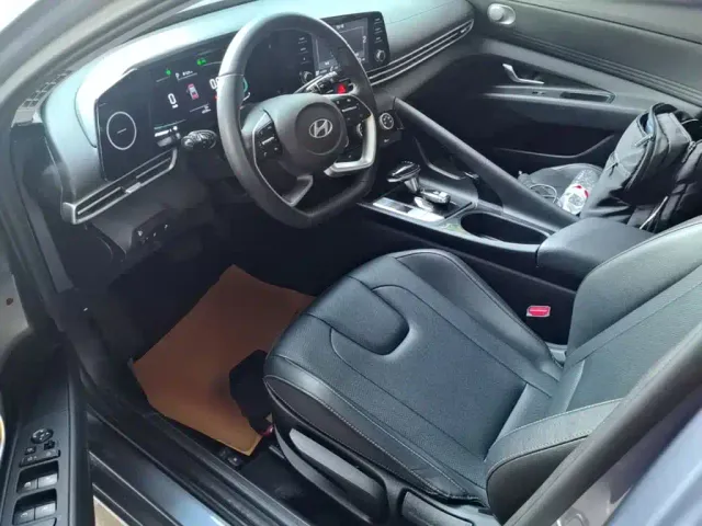 Hyundai Elantra — Фото автомобиля 14