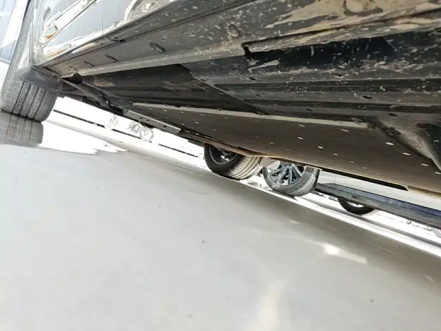 Li Auto L8 — Фото автомобиля 21