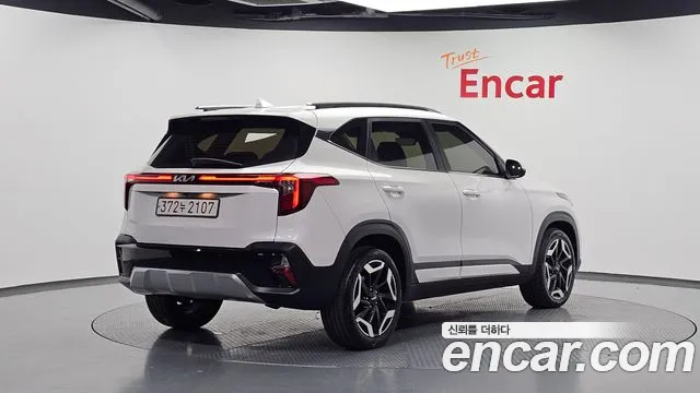 Kia Seltos — Фото автомобиля 2