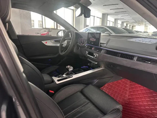 Audi A4L — Фото автомобиля 6