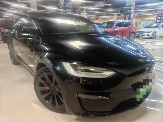Tesla Model X — Фото автомобиля 2