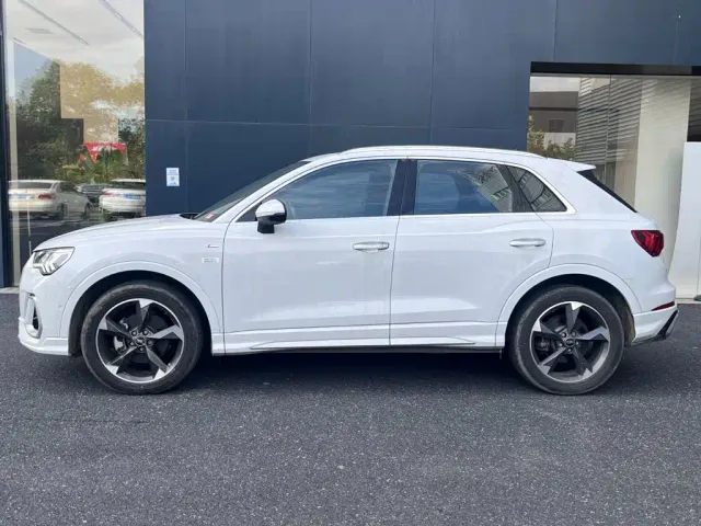 Audi Q3 — Фото автомобиля 3