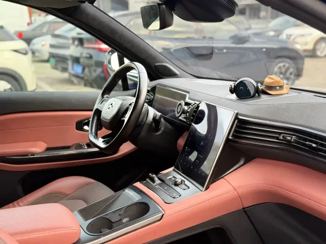 Nio EC6 — Фото автомобиля 10