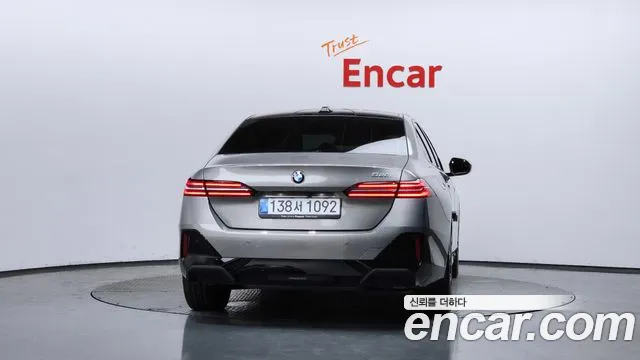 Фотография автомобиля — BMW 5-Series