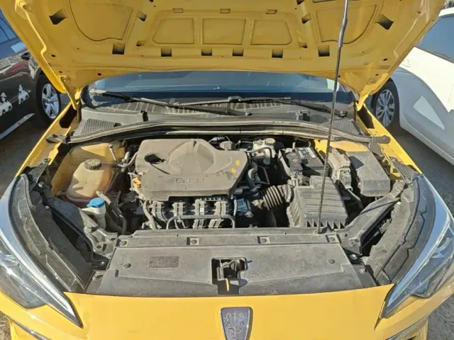Roewe i5 — Фото автомобиля 19