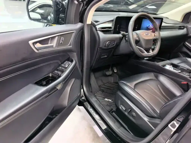 Ford Edge — Фото автомобиля 15