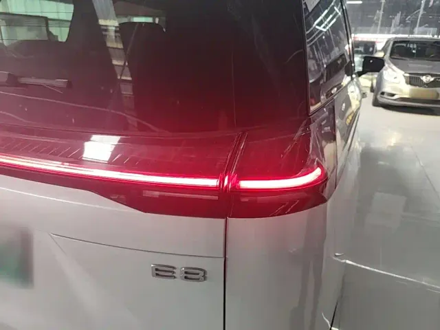 GAC Trumpchi E8 — Фото автомобиля 7
