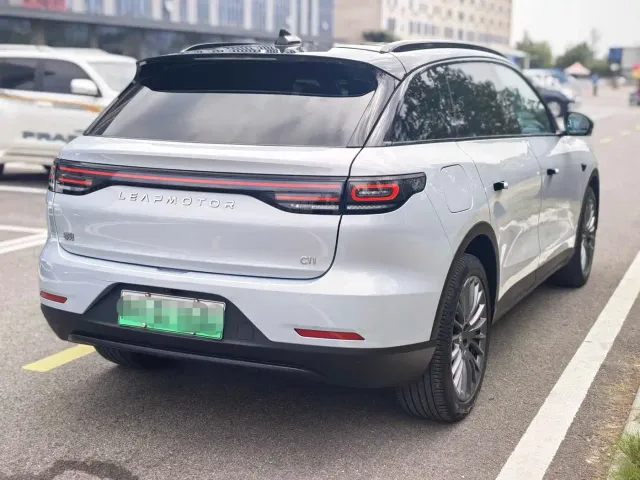 Leapmotor C11 — Фото автомобиля 16
