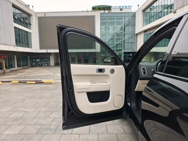 Li Auto L9 — Фото автомобиля 9