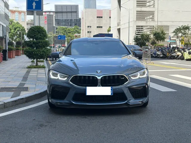 BMW M8 — Фото автомобиля 2