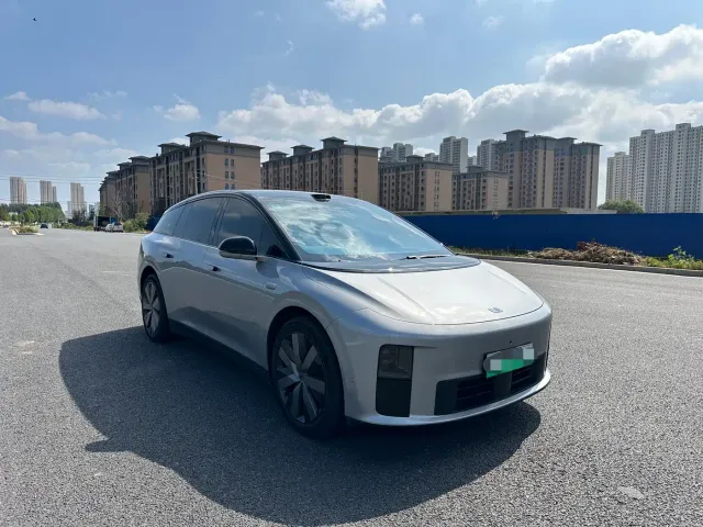 Li Auto i6 — Фото автомобиля 2