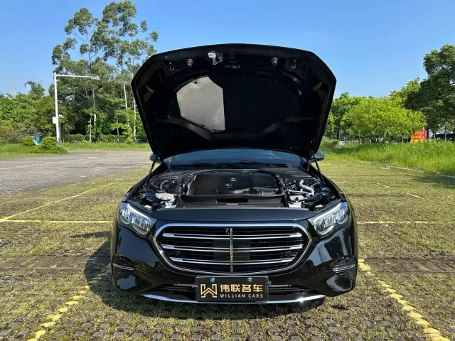 Mercedes-Benz E-Class — Фото автомобиля 22