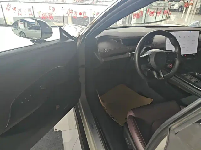 Xiaomi SU7 — Фото автомобиля 15