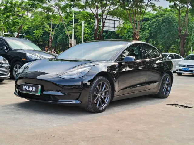 Фотография автомобиля — Tesla Model 3
