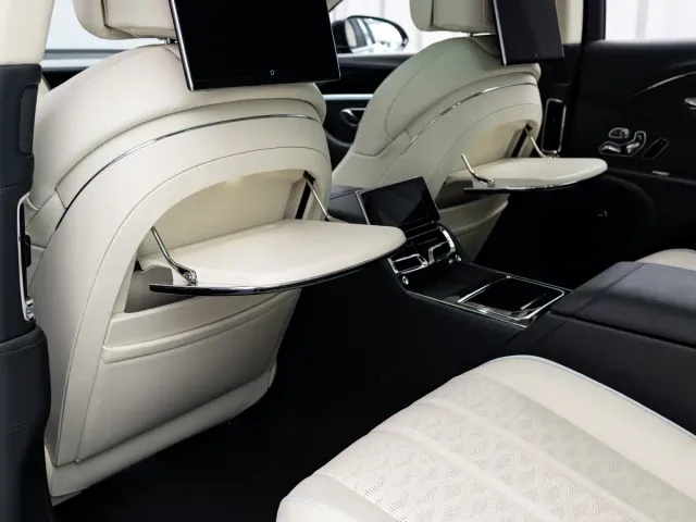 Bentley Flying Spur — Фото автомобиля 15