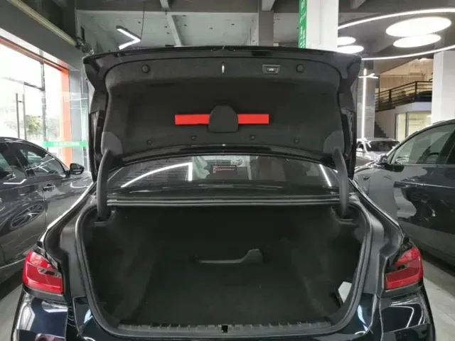 BMW 5 Series — Фото автомобиля 18
