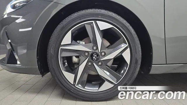 Hyundai AVANTE Avante (CN7) — Фото автомобиля 5