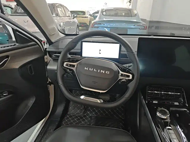Wuling Starlight — Фото автомобиля 10