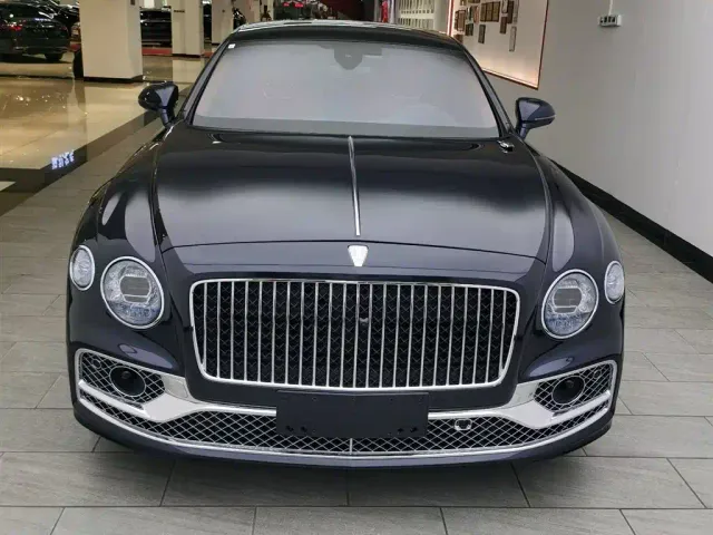 Bentley Flying Spur — Фото автомобиля 3
