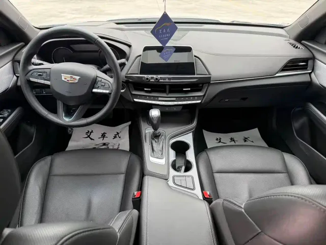 Cadillac CT4 — Фото автомобиля 4