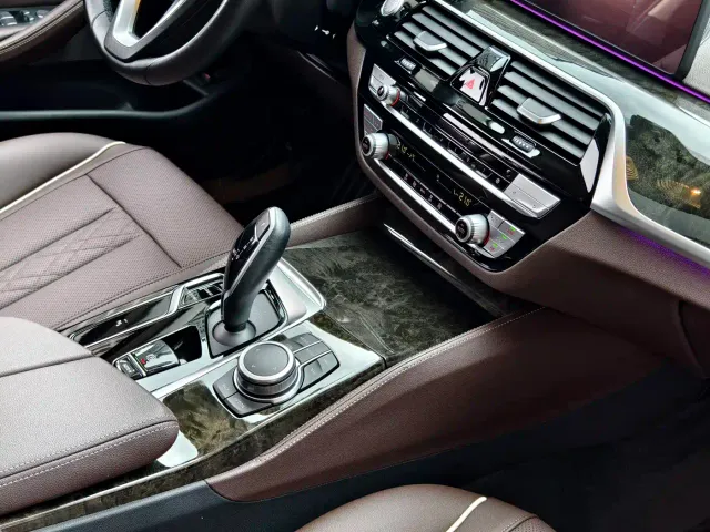 BMW 5 Series — Фото автомобиля 17