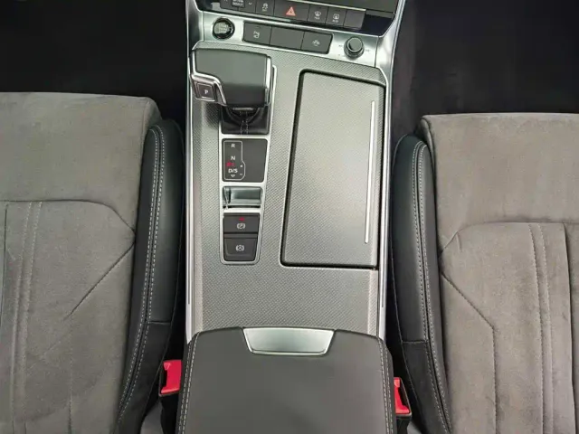 Audi A6L — Фото автомобиля 16