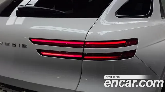Genesis GV70 — Фото автомобиля 8