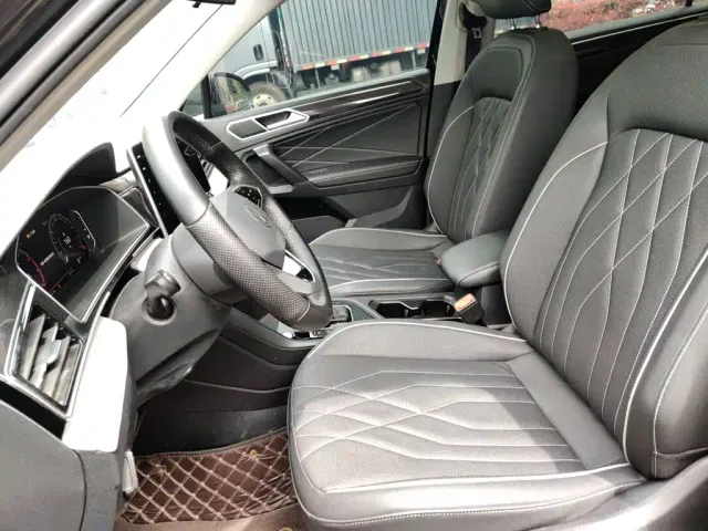 Volkswagen Tiguan L — Фото автомобиля 7