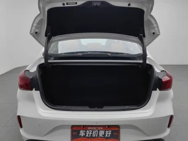 Changan Eado — Фото автомобиля 16