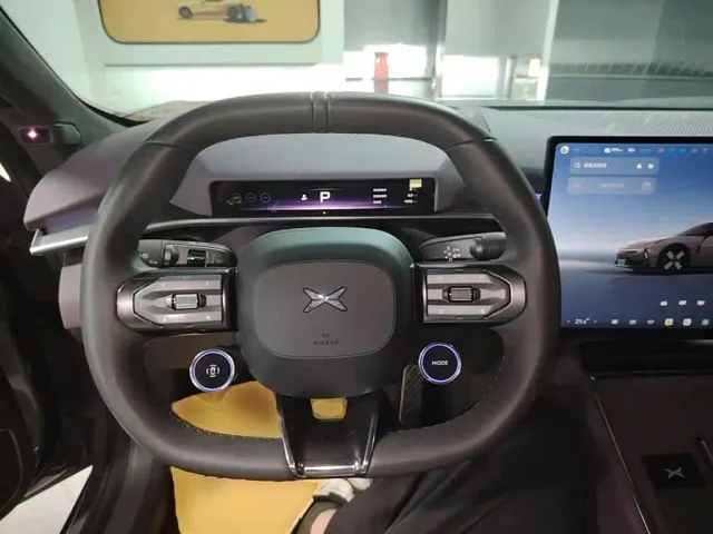 Xpeng P7 — Фото автомобиля 10